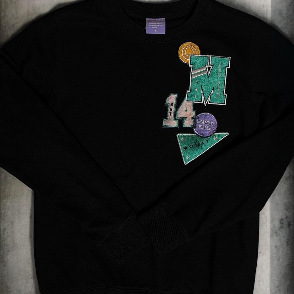 Monat Crewneck
